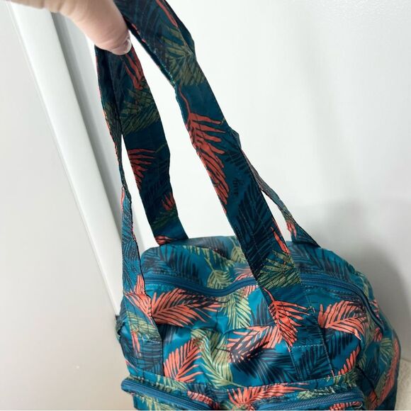 Lug Packable Puddle Jumper Tote in Tropical Ocean Print Lightweight Travel - Picture 11 of 14